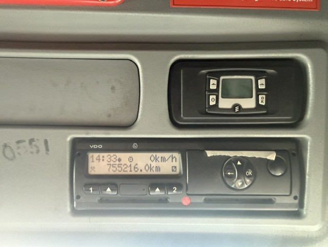 DK61YNB_11